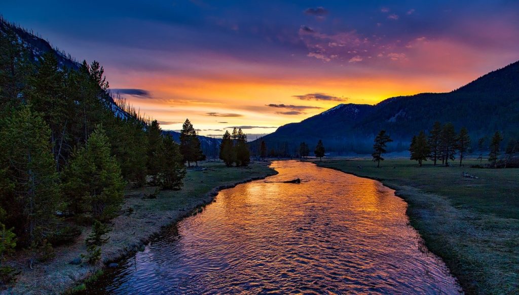 river, mountains, sunset-1589616.jpg